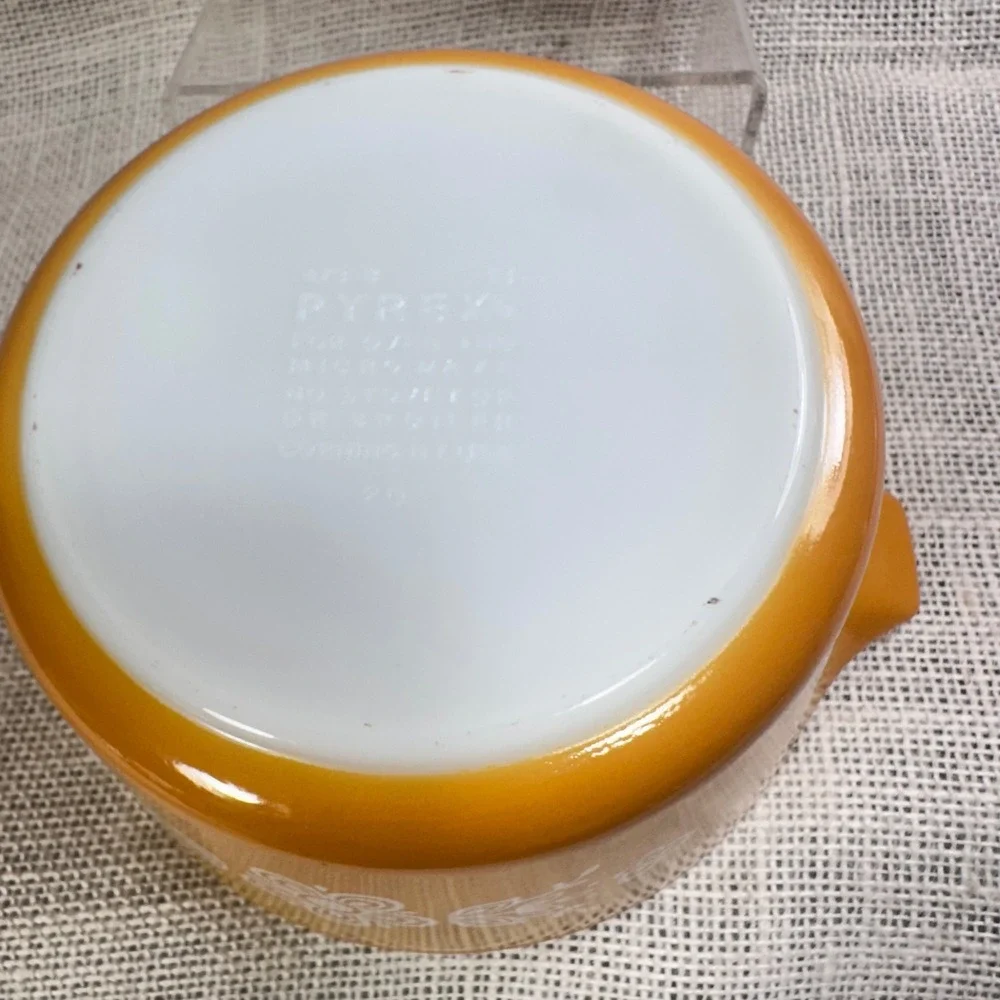 Vintage Pyrex 473-B Butterfly Gold 1 Qt Cinderella Casserole Dish No Lid